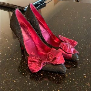 Betsey Johnson black lace heel